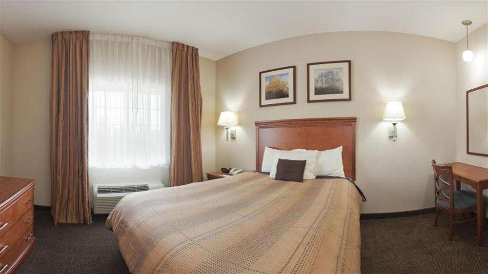 Candlewood Suites Pearl By Ihg Exterior photo